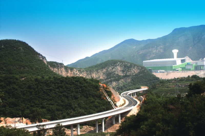 北京市首個BT公路項目—魯坨路一期工程，項目曾榮獲全國AAA級安全文明標準化工地。